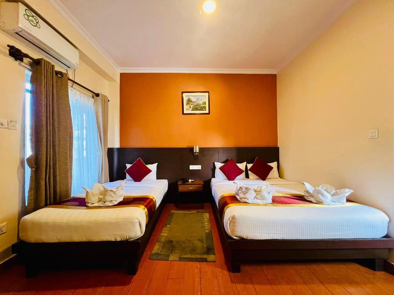 Hotel Eco Tree Pokhara Bagian luar foto